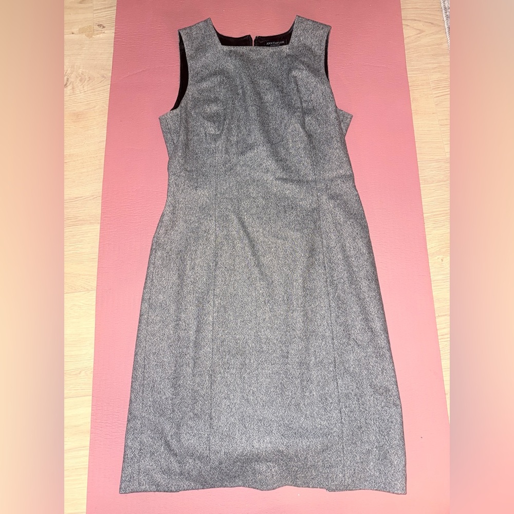 Like new Ann Taylor Charcoal Sleeveless Midi Dress size 4 petite